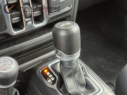 Used 2023 Jeep Wrangler Unlimited AWD/4WD image 22