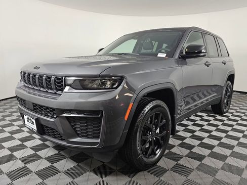 New 2026 Jeep Grand Cherokee Altitude AWD/4WD image 8