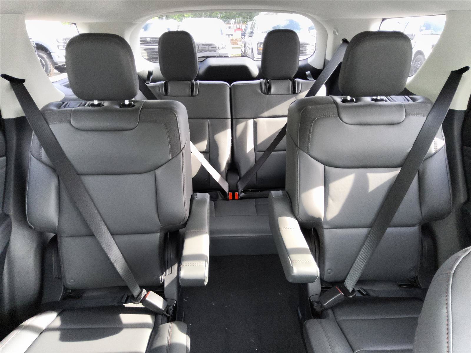New 2026 Ford Explorer Active w/ Active Comfort Package RWD image 23
