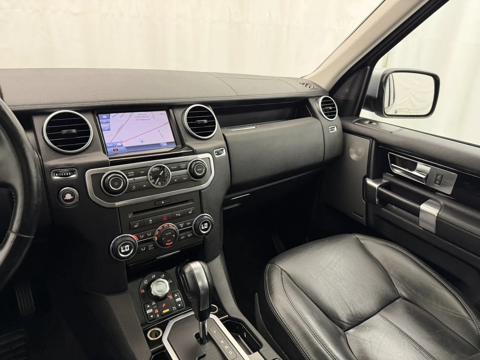 Used 2011 Land Rover LR4 HSE LUX AWD/4WD image 22