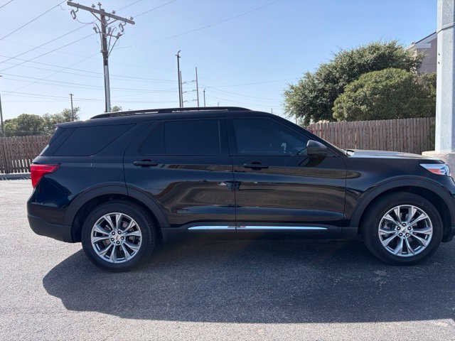 Used 2023 Ford Explorer XLT w/ Equipment Group 202A RWD image 3