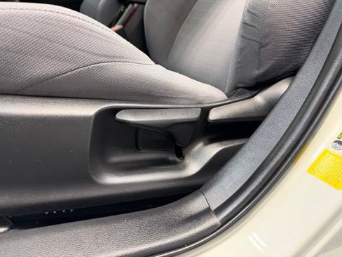 Used 2020 Toyota Corolla SE FWD image 14