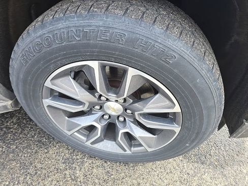 Certified 2021 Chevrolet Suburban LT w/ LT Signature Package image 14