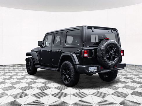 Used 2022 Jeep Wrangler Unlimited Sahara image 9