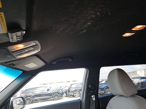 Used 2015 Kia Soul FWD image 11