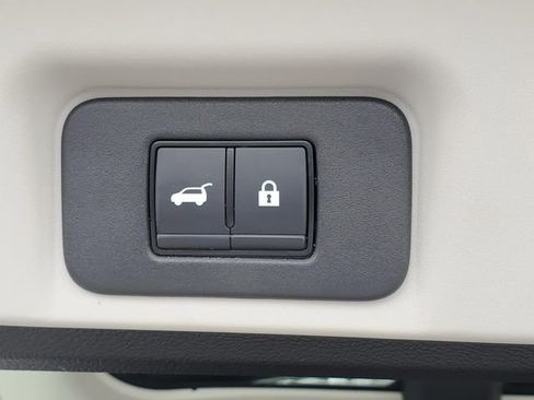 Certified 2023 Nissan Ariya FWD image 12