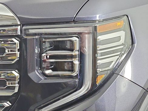 Used 2025 GMC Sierra 1500 Denali w/ Denali Reserve Package AWD/4WD image 28