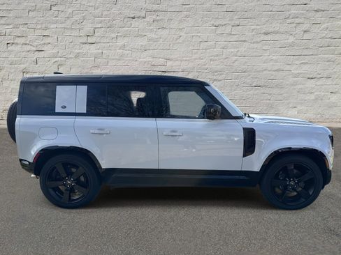 Used 2023 Land Rover Defender 110 V8 image 4