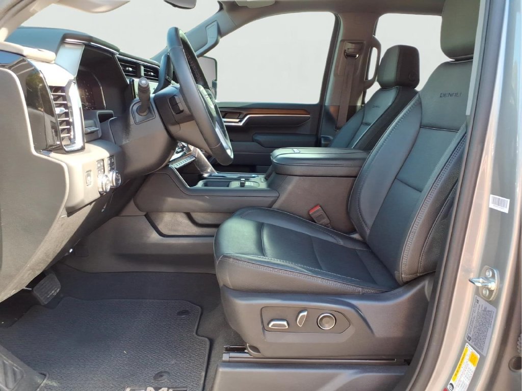 Used 2025 GMC Sierra 2500 Denali w/ Denali Reserve Package AWD/4WD image 15