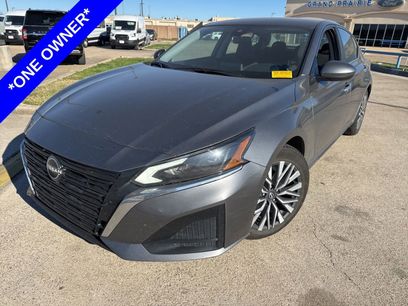 Used 2024 Nissan Altima 2.5 SV