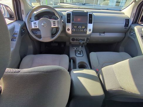 Used 2020 Nissan Frontier SV image 19