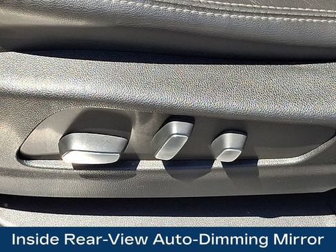 Used 2022 Cadillac XT5 Premium Luxury AWD/4WD image 19