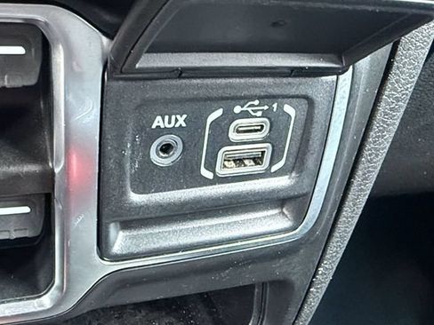 Used 2026 Jeep Wrangler Unlimited Sahara AWD/4WD image 21