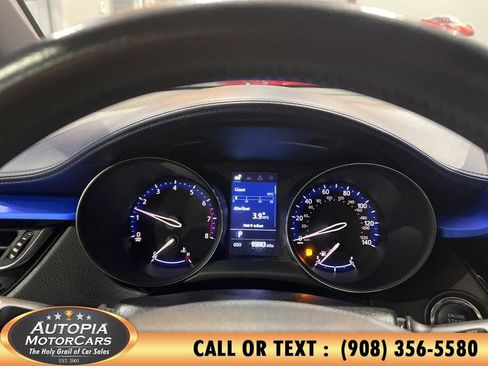 Used 2020 Toyota C-HR XLE image 24