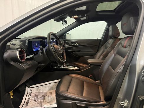 Used 2024 Chevrolet Trax RS w/ Sunroof Package image 21