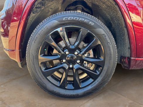 Used 2022 Jeep Grand Cherokee Laredo X image 14