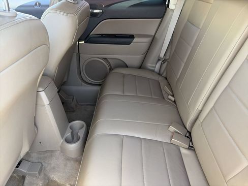 Used 2016 Jeep Patriot High Altitude FWD image 16