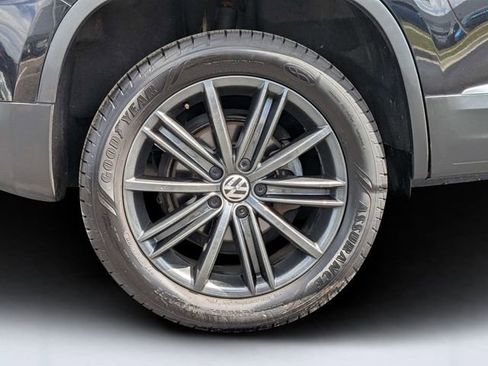 Used 2013 Volkswagen Tiguan SE image 8