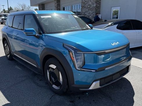 Used 2025 Kia EV9 Wind AWD/4WD image 1