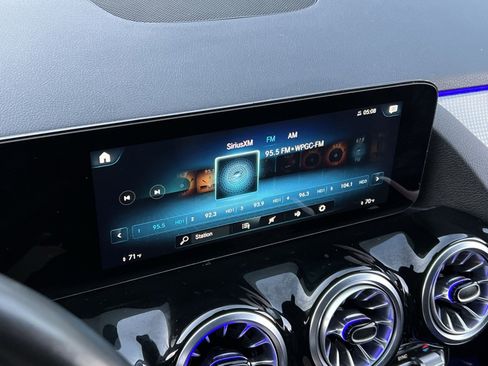 Certified 2022 Mercedes-Benz GLA 250 4MATIC image 16