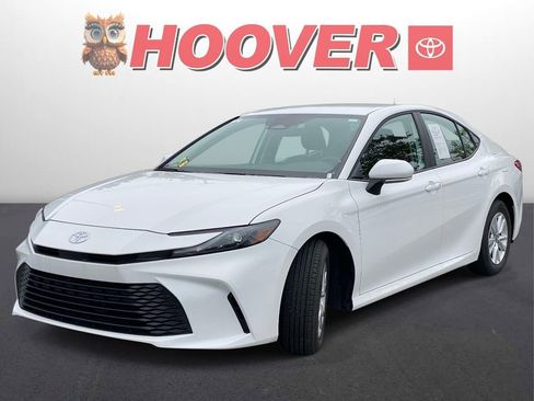 Used 2026 Toyota Camry LE FWD image 5