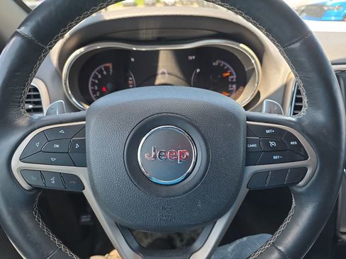 Used 2017 Jeep Grand Cherokee Limited AWD/4WD image 15