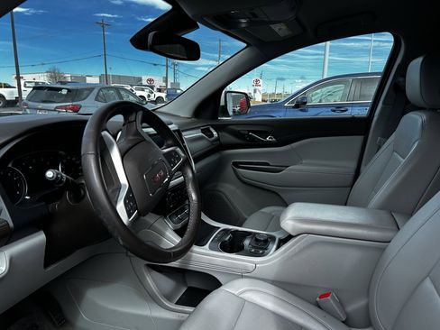 Used 2023 GMC Acadia SLT image 10