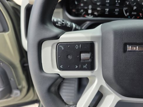 Certified 2023 Land Rover Defender 110 X-Dynamic SE AWD/4WD image 19