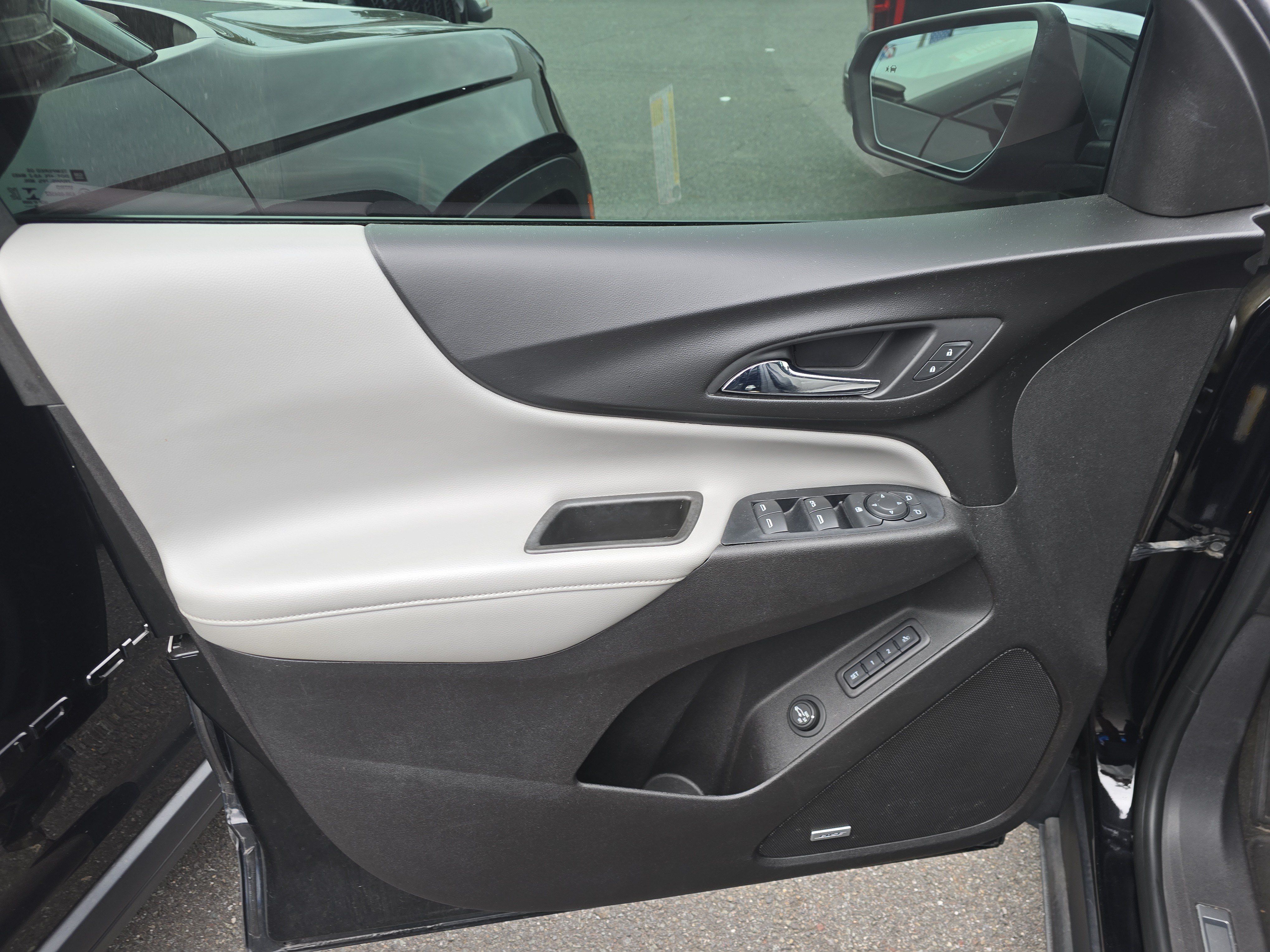 Used 2019 Chevrolet Equinox Premier AWD/4WD image 10