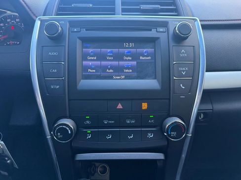 Used 2017 Toyota Camry SE image 15