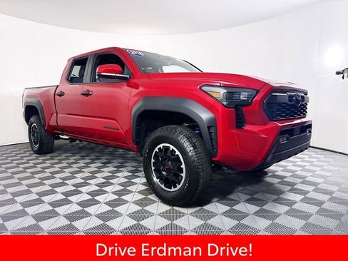 Certified 2026 Toyota Tacoma TRD Off-Road AWD/4WD image 1