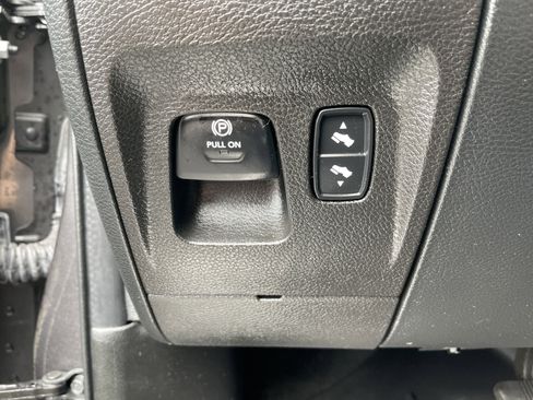 Certified 2022 RAM 1500 Laramie image 38