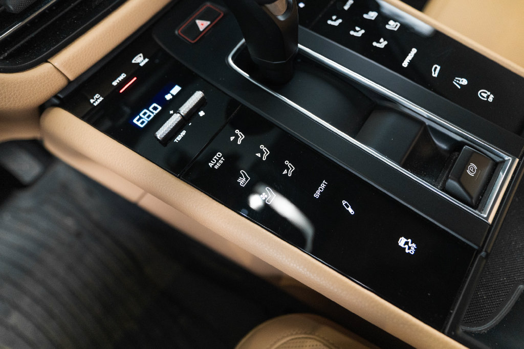 Certified 2023 Porsche Macan S AWD/4WD image 25