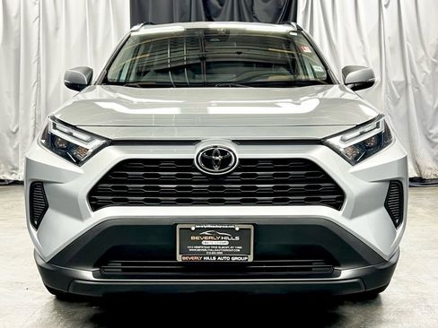 Used 2022 Toyota RAV4 XLE image 2