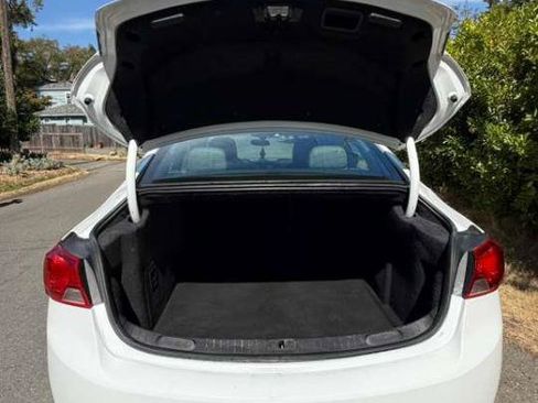 Used 2018 Chevrolet Impala LT FWD image 11