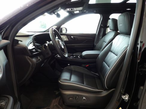 Used 2025 Buick Enclave Avenir w/ Super Cruise Package image 18