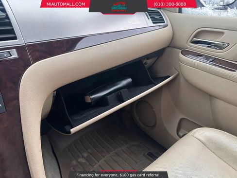 Used 2014 Cadillac Escalade Luxury image 21