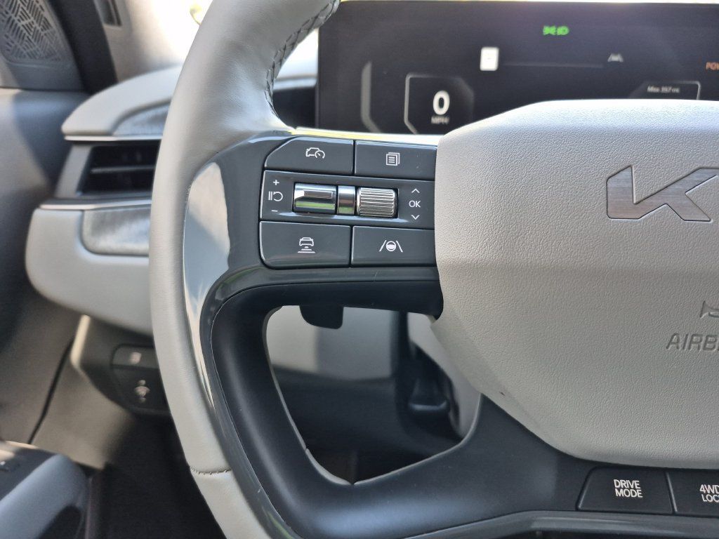 Used 2024 Kia EV9 Wind AWD/4WD image 19