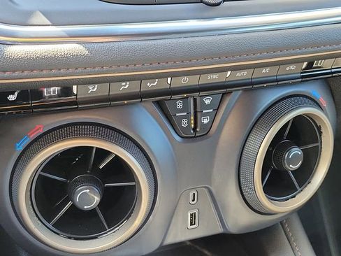 Used 2023 Chevrolet Blazer Premier w/ Driver Confidence II Package FWD image 31