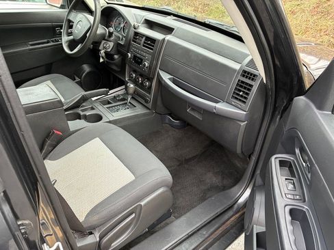 Used 2010 Jeep Liberty Sport w/ Popular Equipment Group image 15