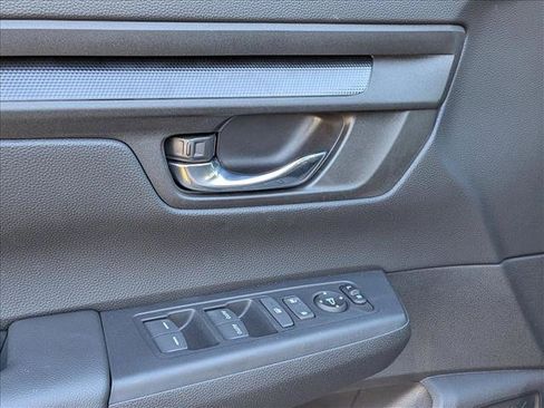 Used 2025 Honda CR-V EX image 4