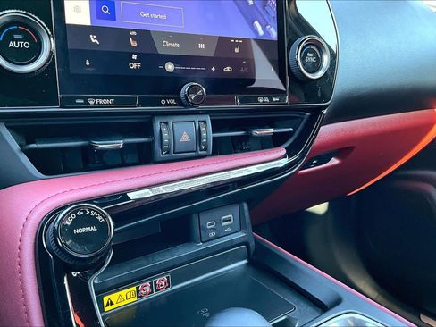 Used 2025 Lexus NX 250 FWD image 35