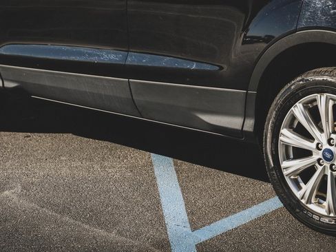 Used 2018 Ford Escape Titanium w/ Ford Safe & Smart Package image 25