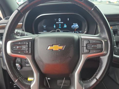 Used 2023 Chevrolet Suburban Premier w/ Advanced Technology Package RWD image 12