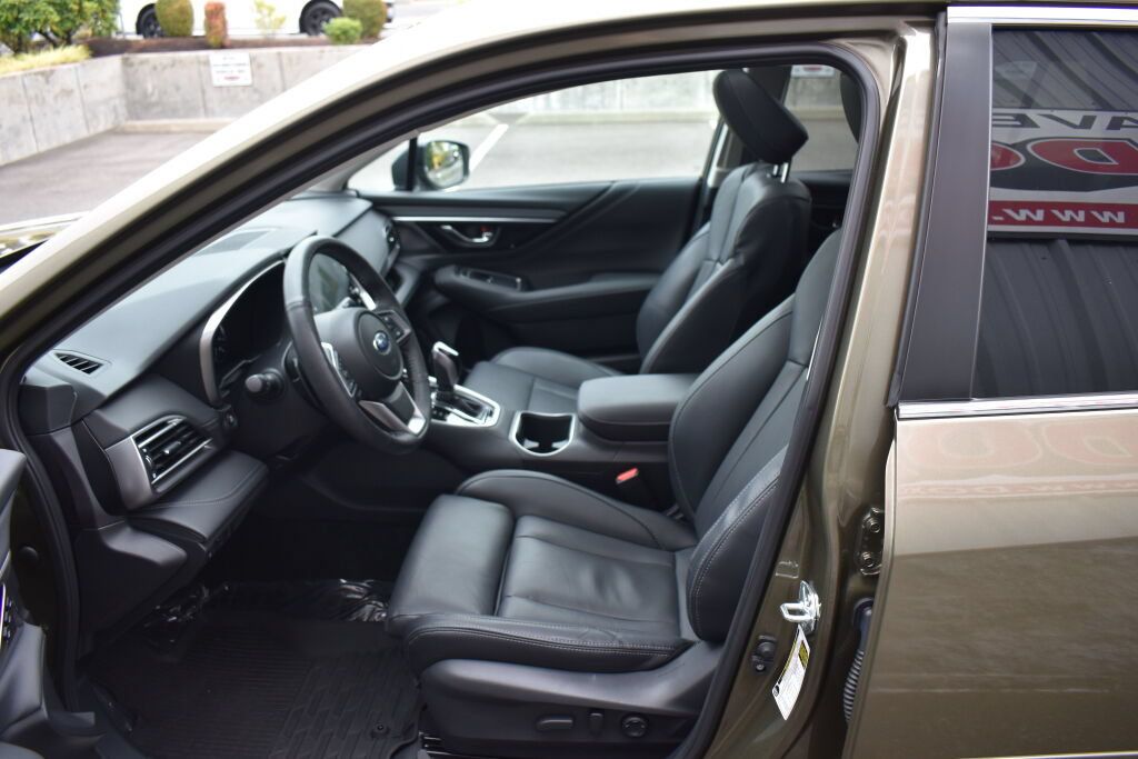 Used 2025 Subaru Outback Limited AWD/4WD image 18