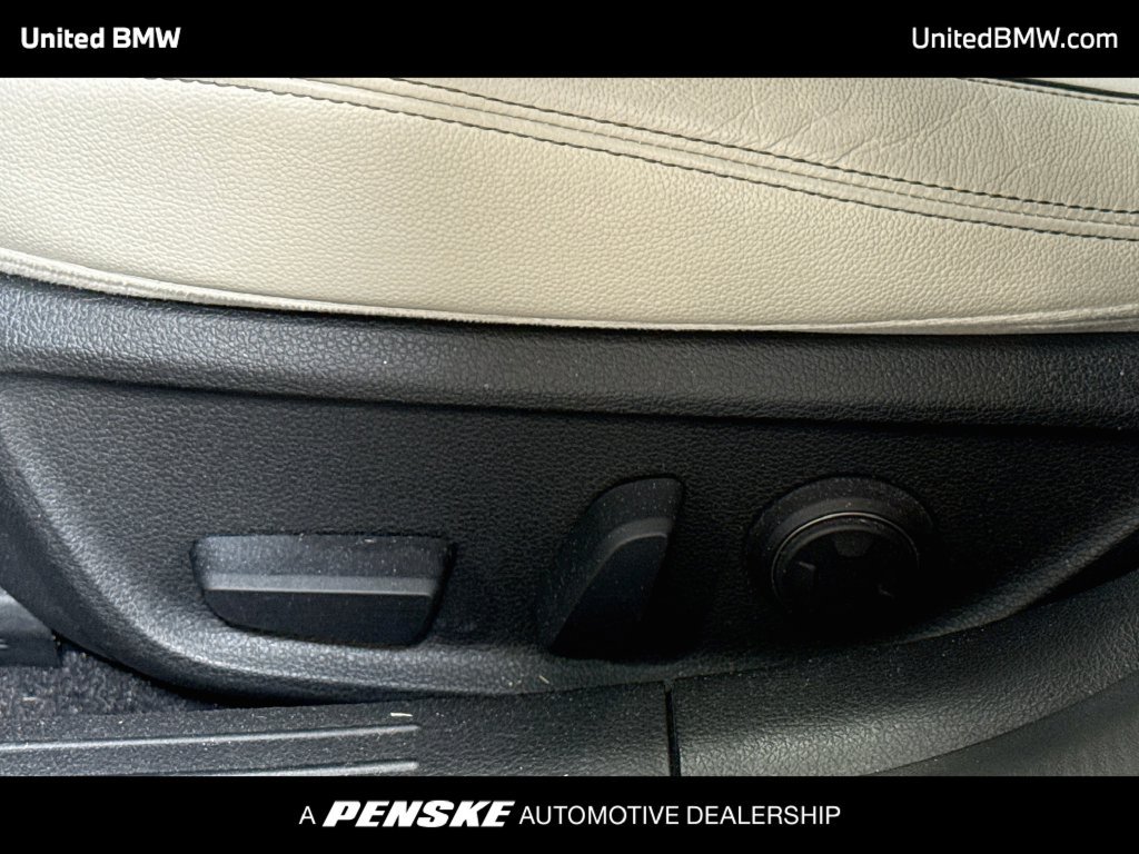 Used 2022 Genesis G70 2.0T w/ Prestige Package RWD image 11
