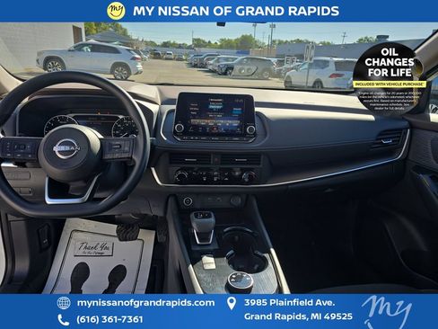 Used 2023 Nissan Rogue S AWD/4WD image 13