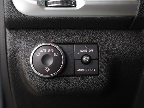 Used 2016 GMC Acadia SLE image 30