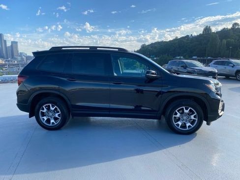 Certified 2023 Honda Passport TrailSport image 3