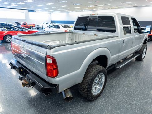 Used 2015 Ford F250 Platinum w/ FX4 Off-Road Package AWD/4WD image 6